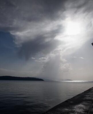 Βροχές και καταιγίδες σε ολόκληρη τη χώρα – Πότε θα εξασθενήσουν τα φαινόμενα (Χάρτης)