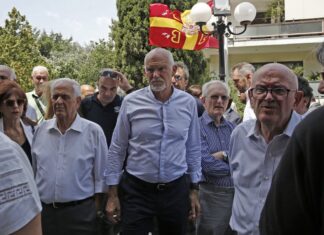 Ροβέρτος Σπυρόπουλος: Συγκίνηση στο τελευταίο αντίο