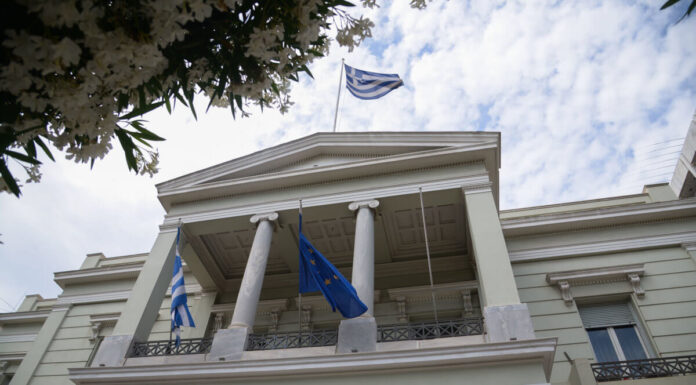 Συναγερμός έξω από το υπουργείο Εξωτερικών – Βρέθηκε ύποπτη βαλίτσα