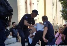 Πάτρα: Συγκλονιστικές σκηνές στα δικαστήρια κατά την άφιξη του πατροκτόνου της Ζακύνθου – "Εσείς να μην στεναχωριέστε".