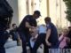 Πάτρα: Συγκλονιστικές σκηνές στα δικαστήρια κατά την άφιξη του πατροκτόνου της Ζακύνθου – "Εσείς να μην στεναχωριέστε".