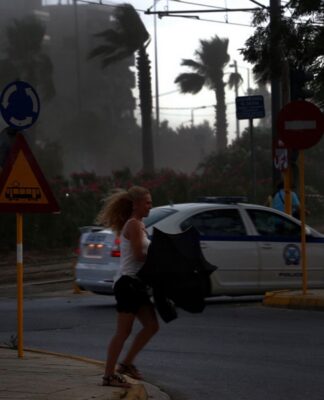 Καιρός σήμερα: Αλλάζει το σκηνικό με βροχές και καταιγίδες – "Βουτιά" της θερμοκρασίας.