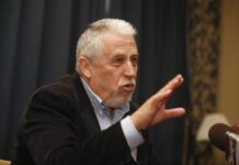 Πέθανε ο Γιάννης Μανώλης
