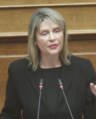 Παπακώστα για τις αποδράσεις κρατουμένων: Συμβαίνουν αυτά.
