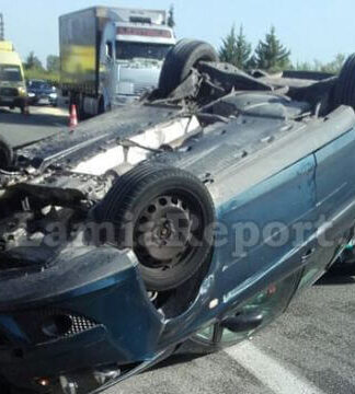 Εγκλωβίστηκαν παππούδες και εγγονάκι σε σοβαρό τροχαίο στην Εθνική