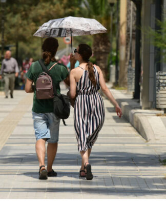 Καιρός: Από τον «μίνι καύσωνα» στην πτώση της θερμοκρασίας