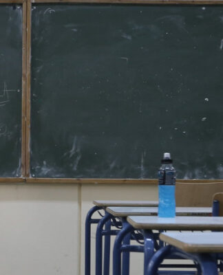 Ρόδος: Δάσκαλος κλείδωσε μαθητή στην τάξη για 20 λεπτά – "Παιδιά θα μετρήσω μέχρι το τρία".
