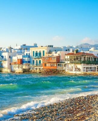 Δείτε ποιες γνωστές κυρίες προκάλεσαν χαμό στην Μύκονο (Video)