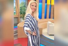 Ελένη Μενεγάκη: Κορμάρα η παρουσιάστρια – Η πόζα με μαγιό σε παραλία της Άνδρου (photos)