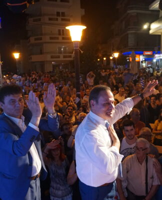 Μεγάλη προεκλογική συγκέντρωση από τον Νίκο Μανωλάκο (ΦΩΤΟ)