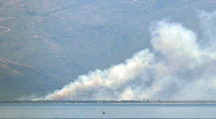 Φωτιά στη Θάσο: Έβλεπαν τον καπνό από την Καβάλα