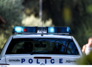 Επιτέθηκαν με καδρόνια σε αστυνομικούς κοντά στη γερμανική πρεσβεία – Έξι συλλήψεις