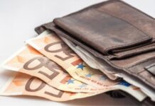 Στρατιωτικός βρήκε πορτοφόλι με 1.800 ευρώ και το παρέδωσε