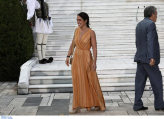 Δόμνα Μιχαηλίδου: Απαστράπτουσα στην γιορτή στο Προεδρικό