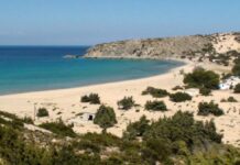 Γαύδος: Νοίκιαζε lux σκηνές μέσω AirBnB. Την έδιωξαν άρον – άρον