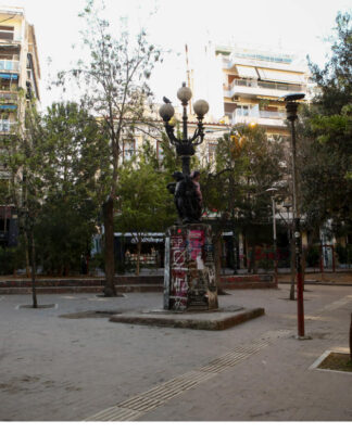 Εξάρχεια: Βγήκαν… καδρόνια μεταξύ των διακινητών – Τους πήρε στο κυνήγι η αστυνομία, μια σύλληψη