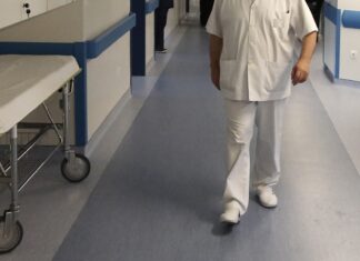 Επίθεση σε ελεγκτές ΑΑΔΕ: Έπαθε ρήξη τυμπάνου από τις γροθιές του φορτηγατζή.