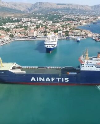 Χίος: Η… πιρουέτα του πλοίου "Πελαγίτης" στο λιμάνι του νησιού – Drone καταγράφει τα πάντα – video