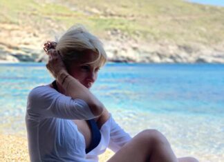 Η Ελένη Μενεγάκη μας έδειξε την… πίσω όψη της! (ΦΩΤΟ)