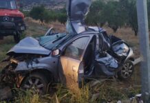 Λάρισα: Εικόνες που σοκάρουν σε φοβερό τροχαίο – Σκοτώθηκαν δύο νέα παιδιά – Διαλύθηκε το μοιραίο αυτοκίνητο