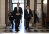 Κλειδωμένες πόρτες και… τσιγαρίλα – Τι βρήκε ο Μητσοτάκης στο Μαξίμου