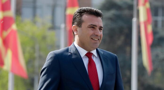 Ζάεφ: "Ρόμπα" διεθνώς από δύο διάσημους φαρσέρ.