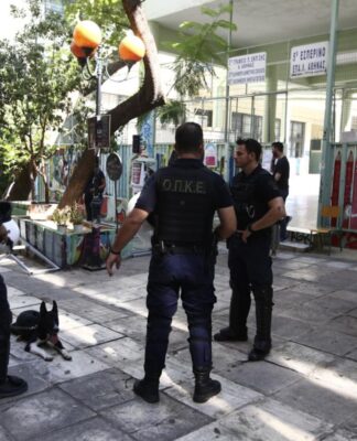 Εξάρχεια: Αποχή ρεκόρ στο εκλογικό τμήμα που έκλεψαν την κάλπη. Video