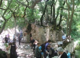 Δείτε το εκκλησάκι που μπήκε στο Γκίνες ως «θαυμαστό ναΐδριο»
