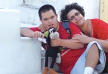 Ο Ιωακείμ νίκησε το σύνδρομο Down, μιλά 4 γλώσσες και ξέρει 3 μουσικά όργανα