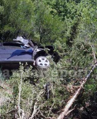 "Άγιο είχε" ο 90χρονος που έριξε το αμάξι στο γκρεμό. Δείτε τις απίστευτες φωτογραφίες