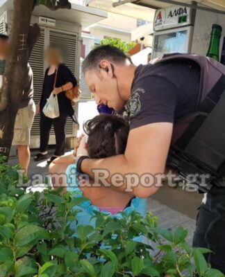 Λαμία: Επιχείρησε να σφάξει τη γυναίκα του στην πλατεία – Σκληρές εικόνες