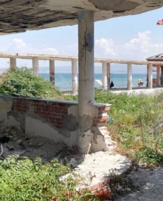 Εδώ γυρίστηκε το "Κάτι να καίει" – Ετοιμόρροπο σήμερα το θρυλικό αναψυκτήριο