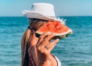 Πόζαρε με το καρπούζι κι «έριξε» το Instagram (photos)