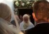 Just Married! Ο λαμπερός γάμος στην Πάρο δίπλα στη θάλασσα και η συγκίνηση! (Video+photos)