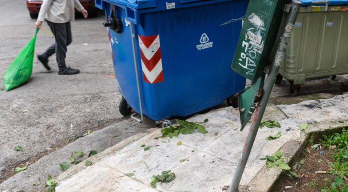 Αλεξανδρούπολη: Άνδρας βρέθηκε ζωντανός μέσα σε κάδο.