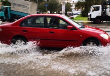 Ο καιρός σήμερα: Αγριεύει με βροχές και καταιγίδες.