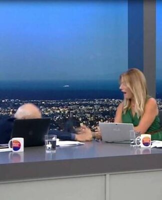 Παπαδάκης: Θα κλαίτε από τα γέλια με την επική ατάκα του καλεσμένου για το πέσιμο από την καρέκλα