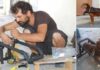 O Έλληνας υδραυλικός που κάνει ανάπηρα σκυλάκια να περπατήσουν ξανά