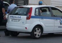 Θεσσαλονίκη: Λήστεψαν γυναίκα και χτύπησαν με το αυτοκίνητο τον άνδρα και τον γιο της.