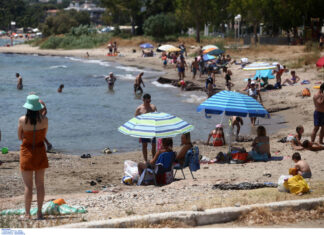 Καιρός: Επιμένουν η ζέστη και τα μελτέμια – Δεν θα λείψουν οι τοπικές βροχές