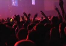 Ελληνικό: Τραυματίστηκε έφηβη από φωτοβολίδα σε συναυλία γνωστού συγκροτήματος. video