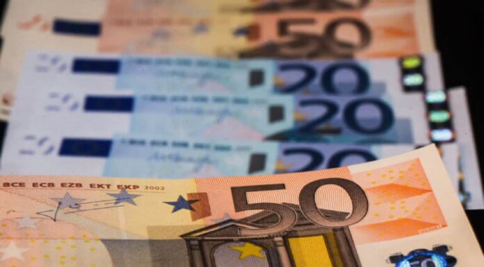 Αυτές είναι οι φοροελαφρύνσεις με τη νέα κλίμακα. Πόση θα είναι η μείωση για μισθωτούς, συνταξιούχους, αγρότες και ελεύθερους επαγγελματίες