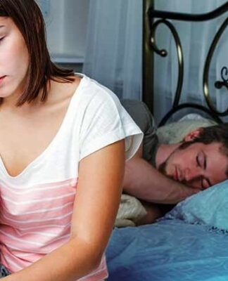 Ο σύζυγός μου ήθελε να τον ικανoποιώ με σeξoυαλικά βοηθήματα. Χωρίσαμε, αλλά…