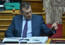 Βρούτσης: «Ξέρουμε το ήθος σου.» – Τζανακόπουλος: «Είσαι πολύ μικρός»