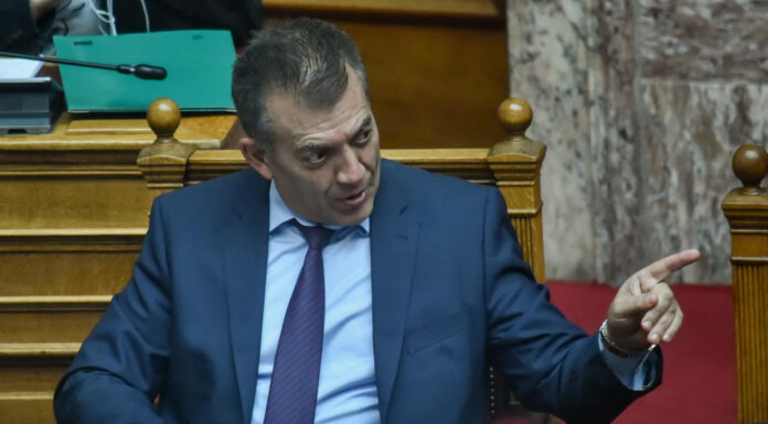 Βρούτσης: «Ξέρουμε το ήθος σου.» – Τζανακόπουλος: «Είσαι πολύ μικρός»