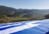 Λίγο Πριν Τα Καλπάκια …. Η Μεγαλύτερη Γαλανόλευκη Στην Πλαγιά Δίπλα Στο Ιστορικό ΟΧΙ!