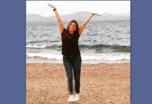 Πόπη Τσαπανίδου: Έχεις δει το κορμί της χωρίς ρετούς; Δες την με μαύρο μπικίνι και θα τρελαθείς!