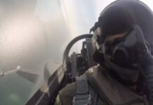 Συγκίνησε ο πιλότος του F-16 της ομάδας Ζευς: Τούτος ο λαός δεν γονατίζει παρά μόνο μπροστά στους νεκρούς του