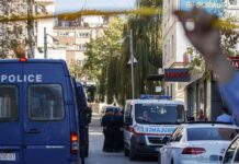 Καθηγητής, αστυνομικός και δικηγόρος κατηγορούνται για βιασμό μιας ανήλικης.
