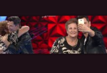 The Voice: Απίστευτο σκηνικό στο πλατό!Η γιαγιά που τρέλανε τον Σάκη και η selfie που θα γίνει viral